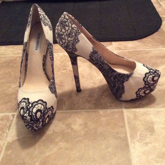 Printed Dejavu Steve Madden Platform Heels - Picture 4 of 6